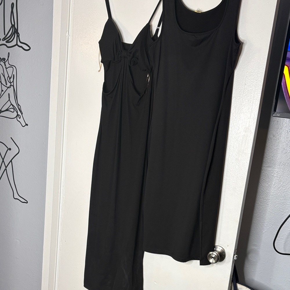 Black Sleeveless Dresses